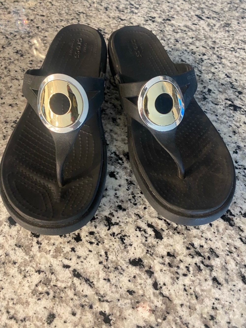 CROCS Dual Comfort Sanrah Black Slip-On Thong Sandals Sz 9- as new!
